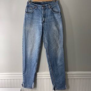 Vintage men’s 560 Levi's light wash jeans